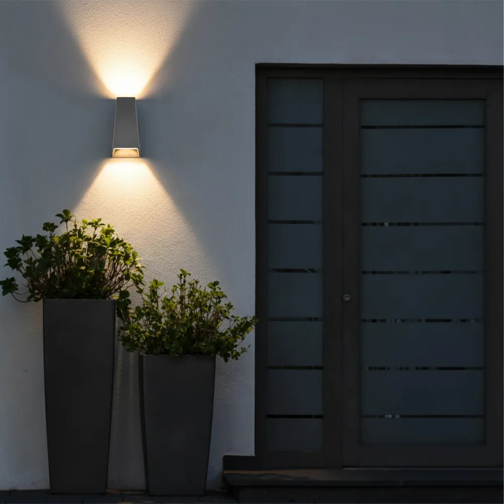 kelvo® FLUX KLV-101-0120 Φωτιστικό Τοίχου / Απλίκα LED 6W 750lm 30° AC 220-240V Αδιάβροχο IP65 Θερμό Λευκό 2700K - Bridgelux COB Chip & TÜV SÜD Driver - Γκρι Ανθρακί Ματ - Μ5 x Π8.5 x Υ17cm - 5 Χρόνια Εγγύηση